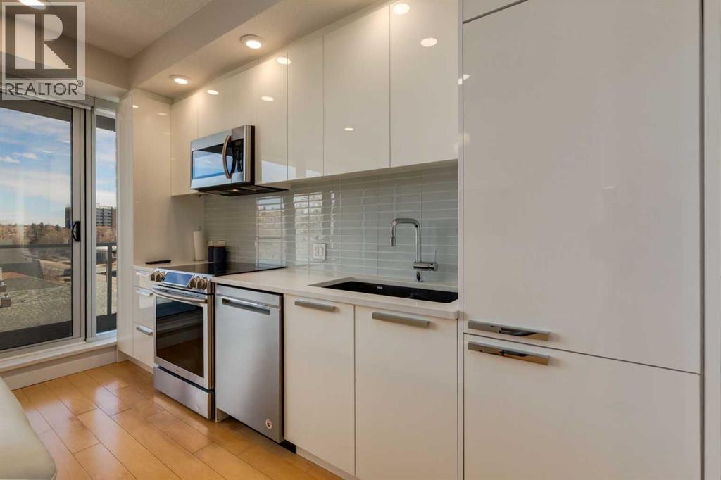 Single Family House for Sale in    Avenue NW Hillhurst Calgary 