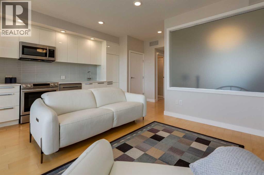 Single Family House for Sale in    Avenue NW Hillhurst Calgary 