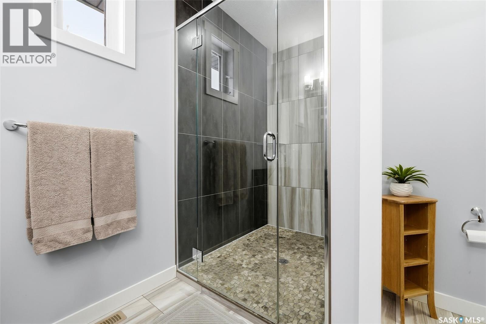 3921 Red Lily BAY - 19