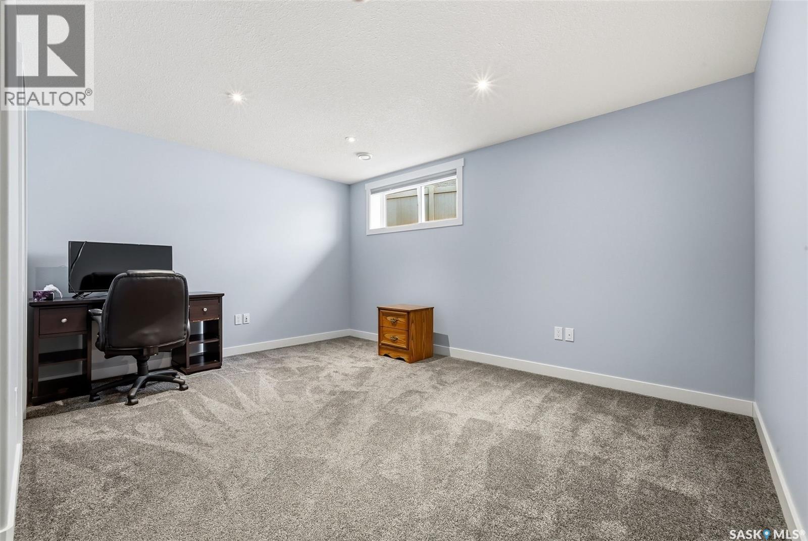 3921 Red Lily BAY - 38
