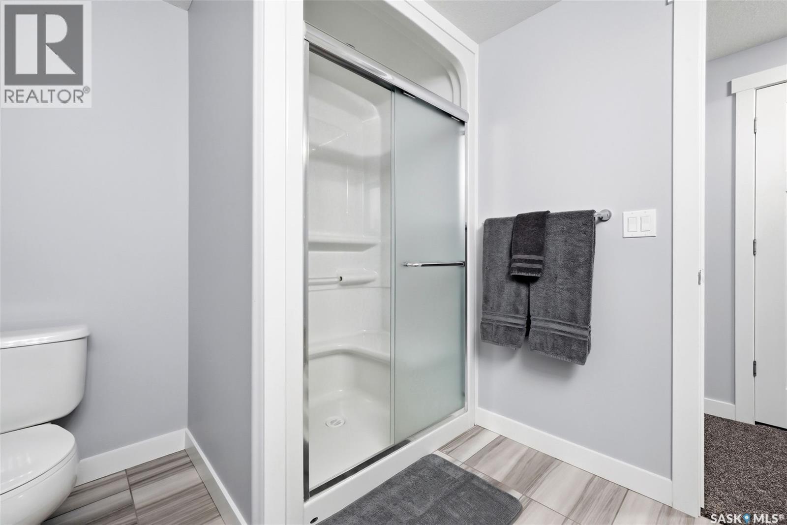 3921 Red Lily BAY - 42