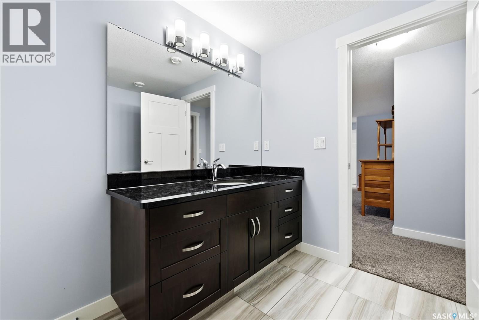 3921 Red Lily BAY - 43
