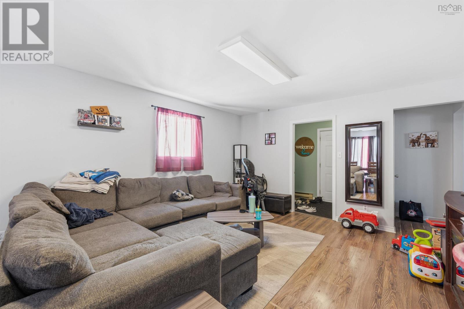 Property 22 of 46 of 3/3A Pauline Crescent