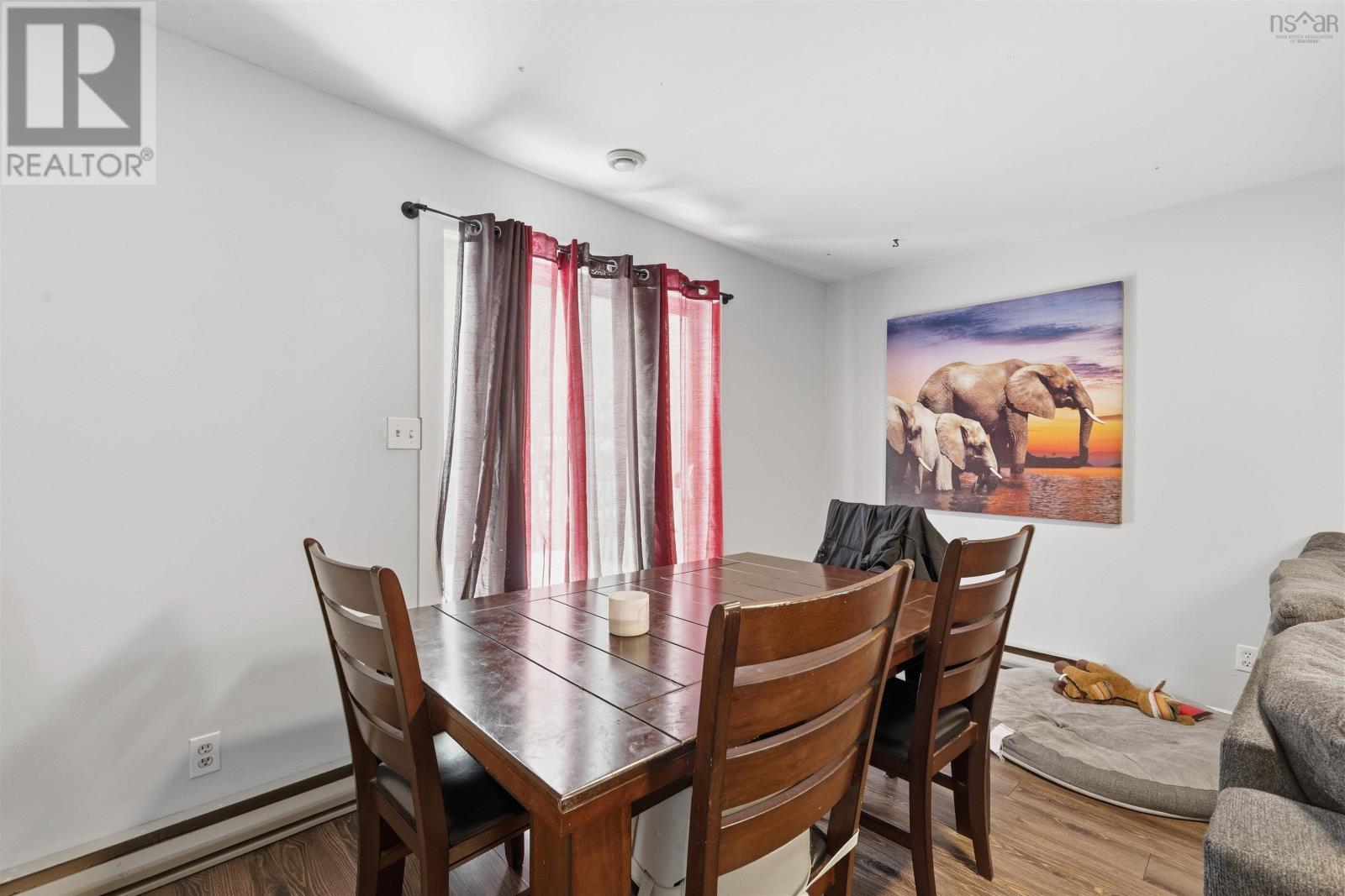 Property 7 of 46 of 3/3A Pauline Crescent