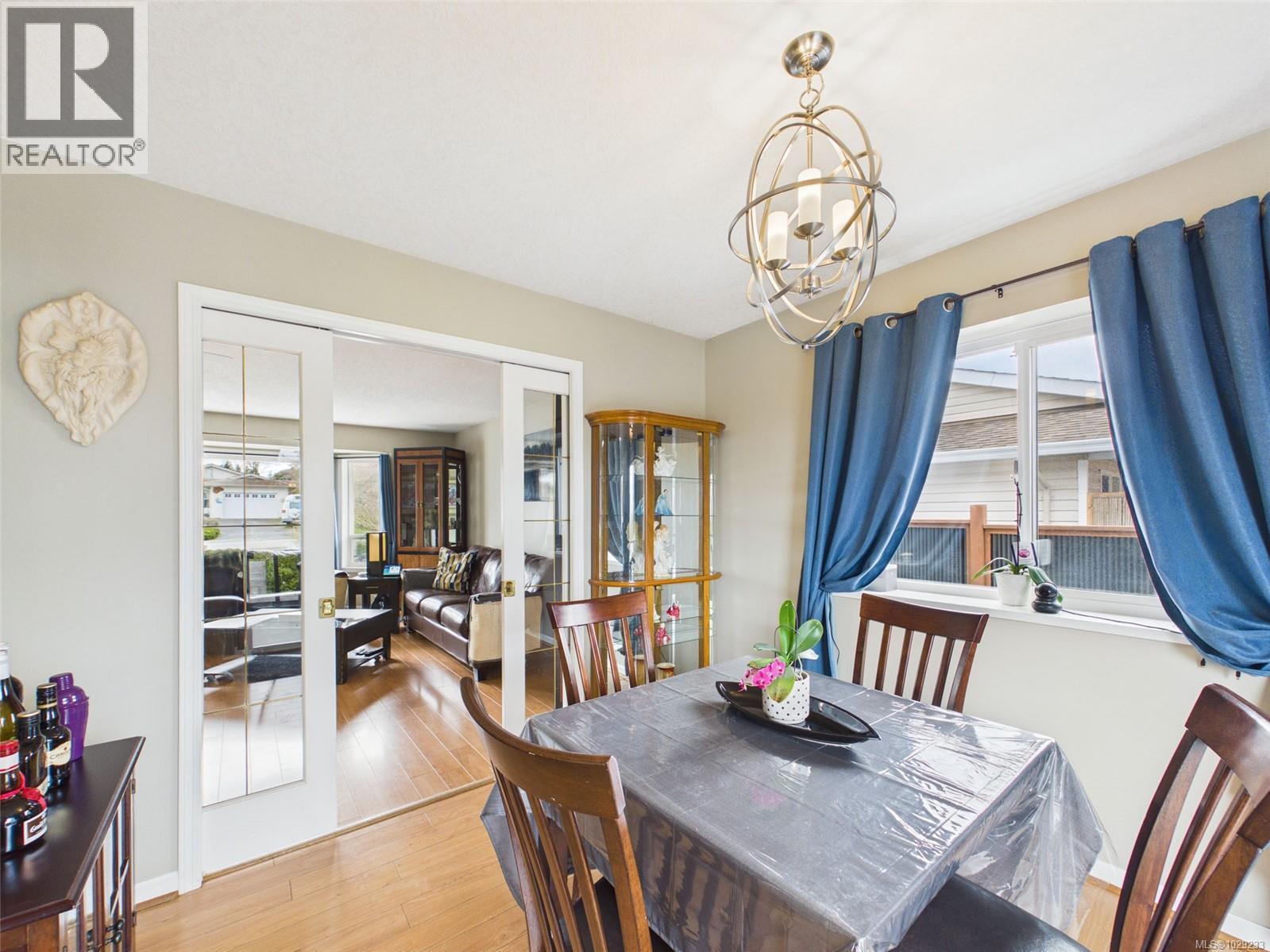 891 ESSLINGER RD - 19