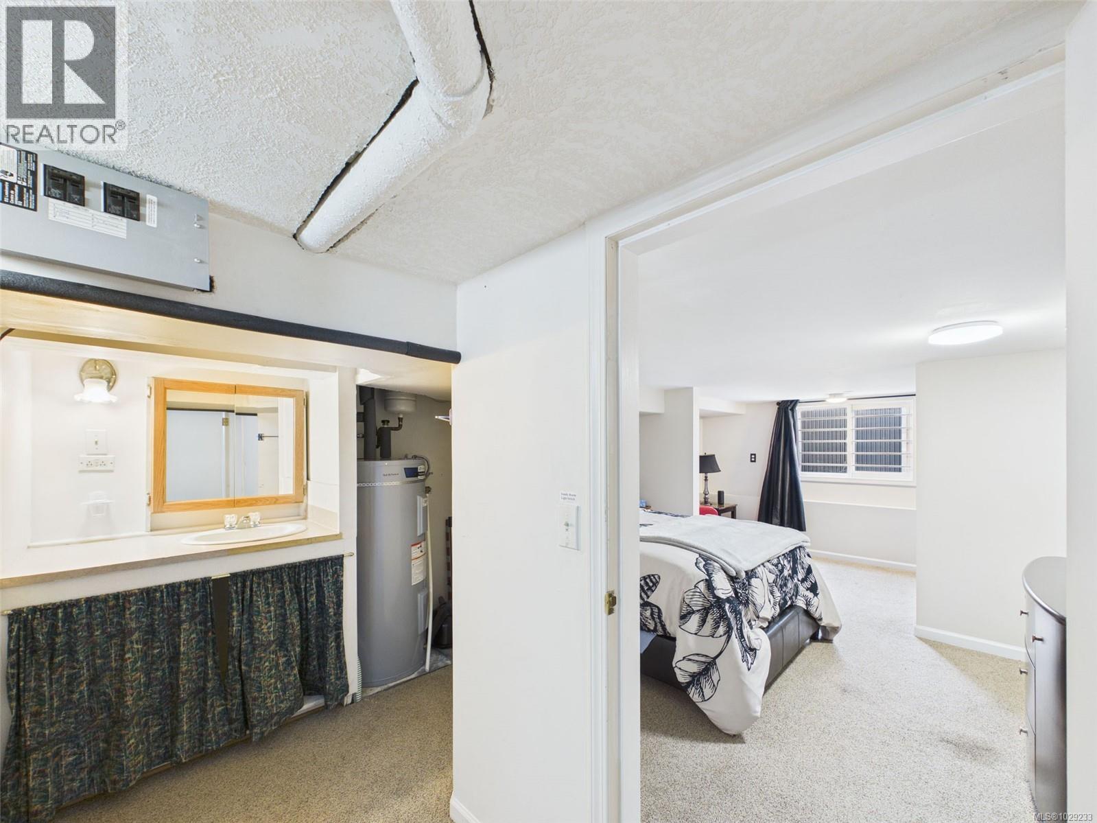 891 ESSLINGER RD - 30