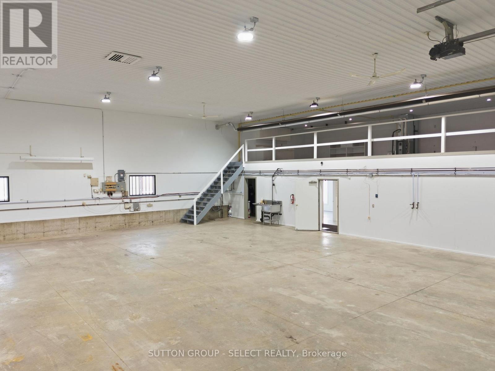 120 THAMES ROAD W Property Photo