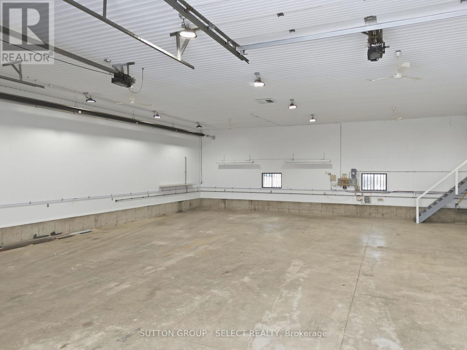 120 THAMES ROAD W Property Photo