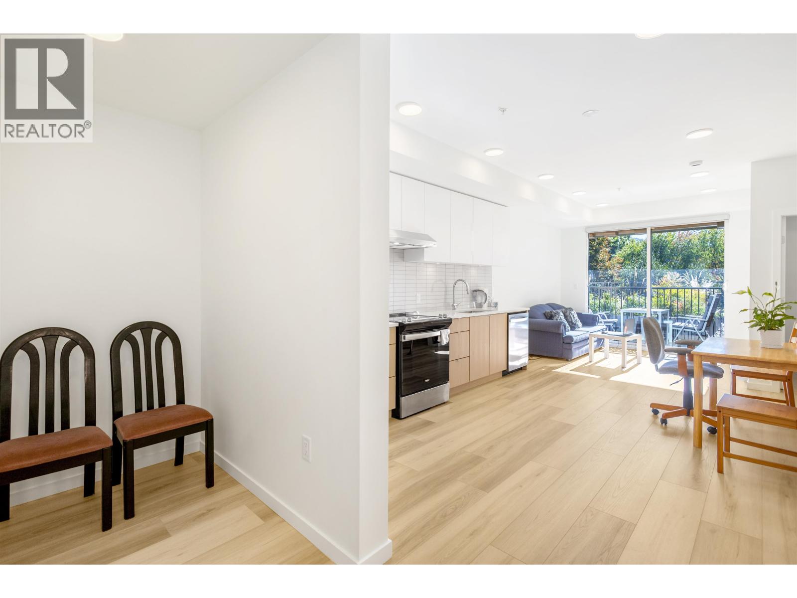 302 37994 2ND AVENUE, Squamish