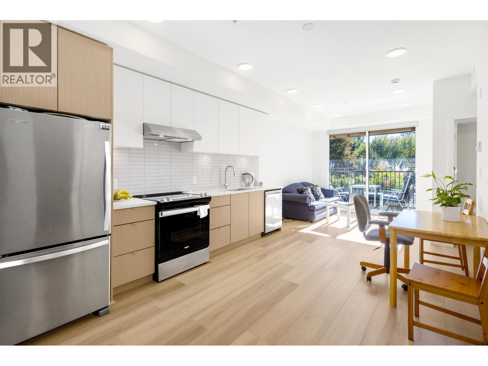 302 37994 2ND AVENUE, Squamish