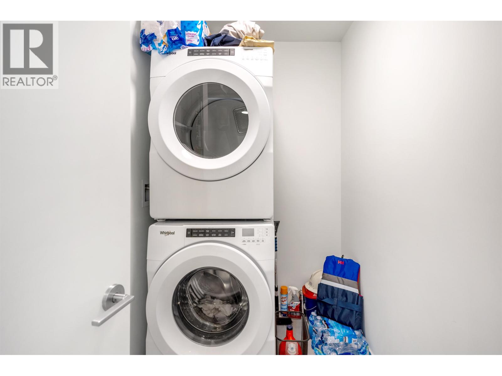 302 37994 2ND AVENUE, Squamish