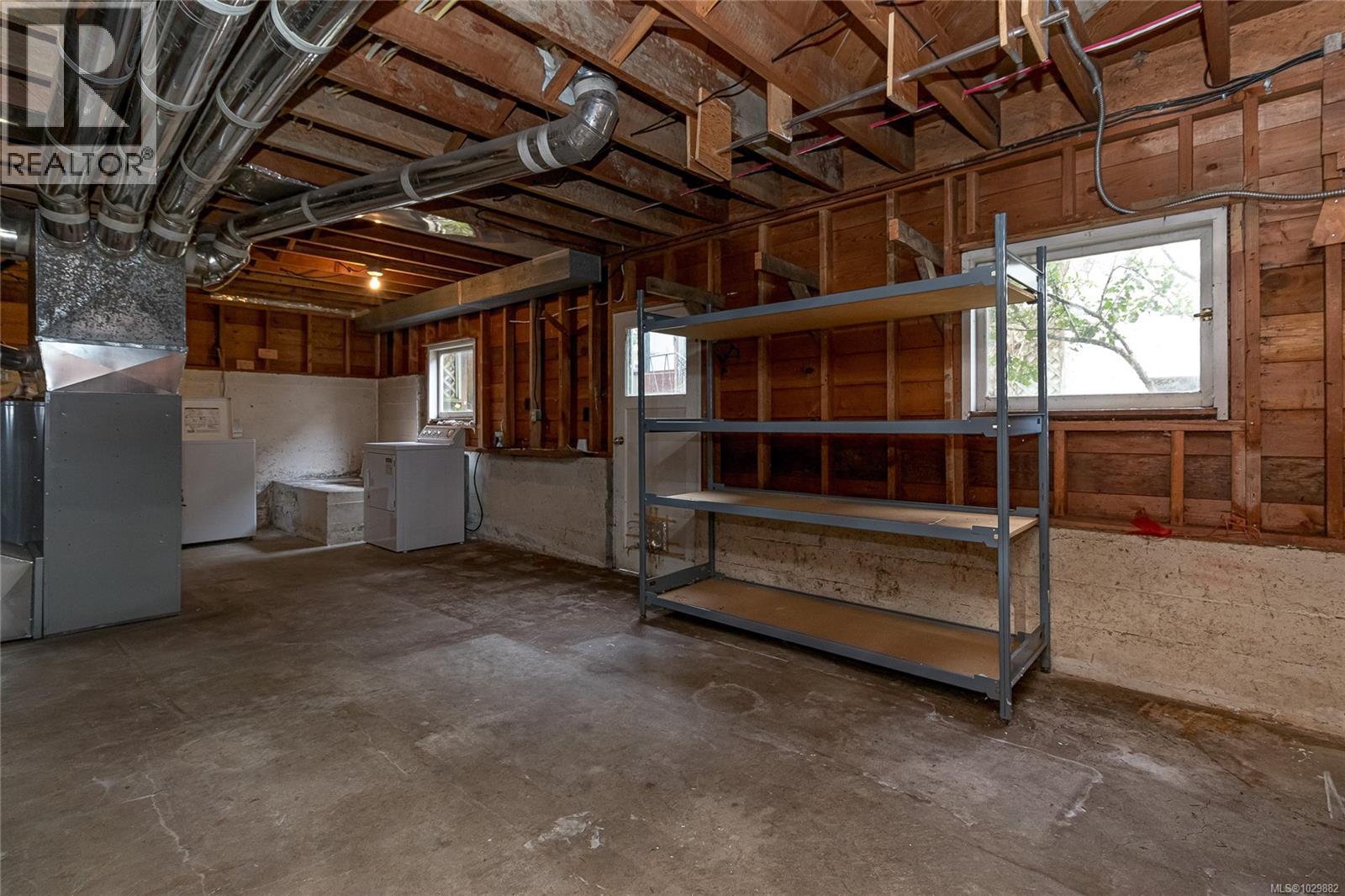  2015 Runnymede Avenue, Oak Bay