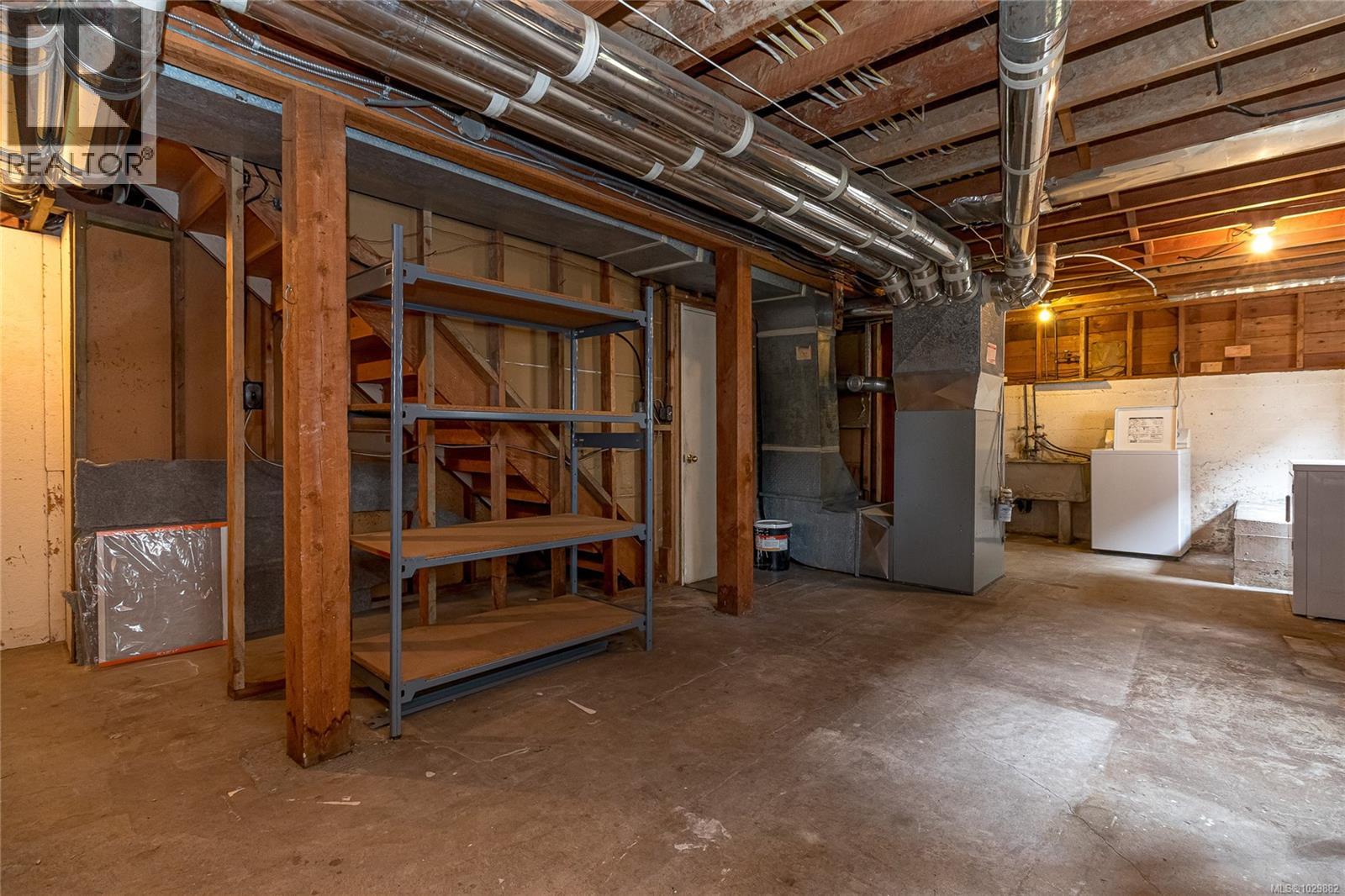  2015 Runnymede Avenue, Oak Bay