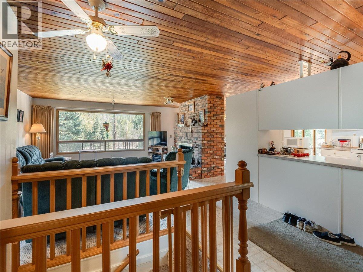 5641 Slocan River Road, Winlaw