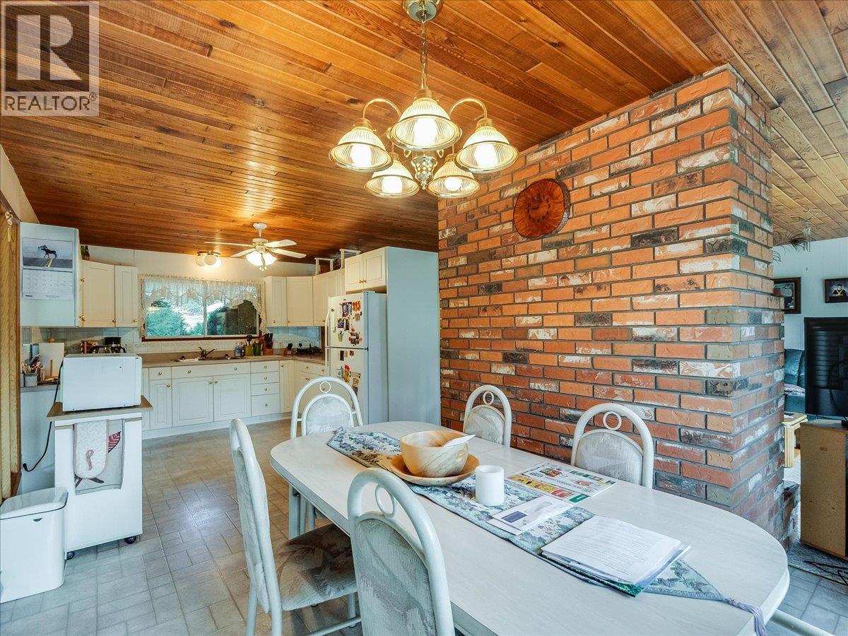 5641 Slocan River Road, Winlaw