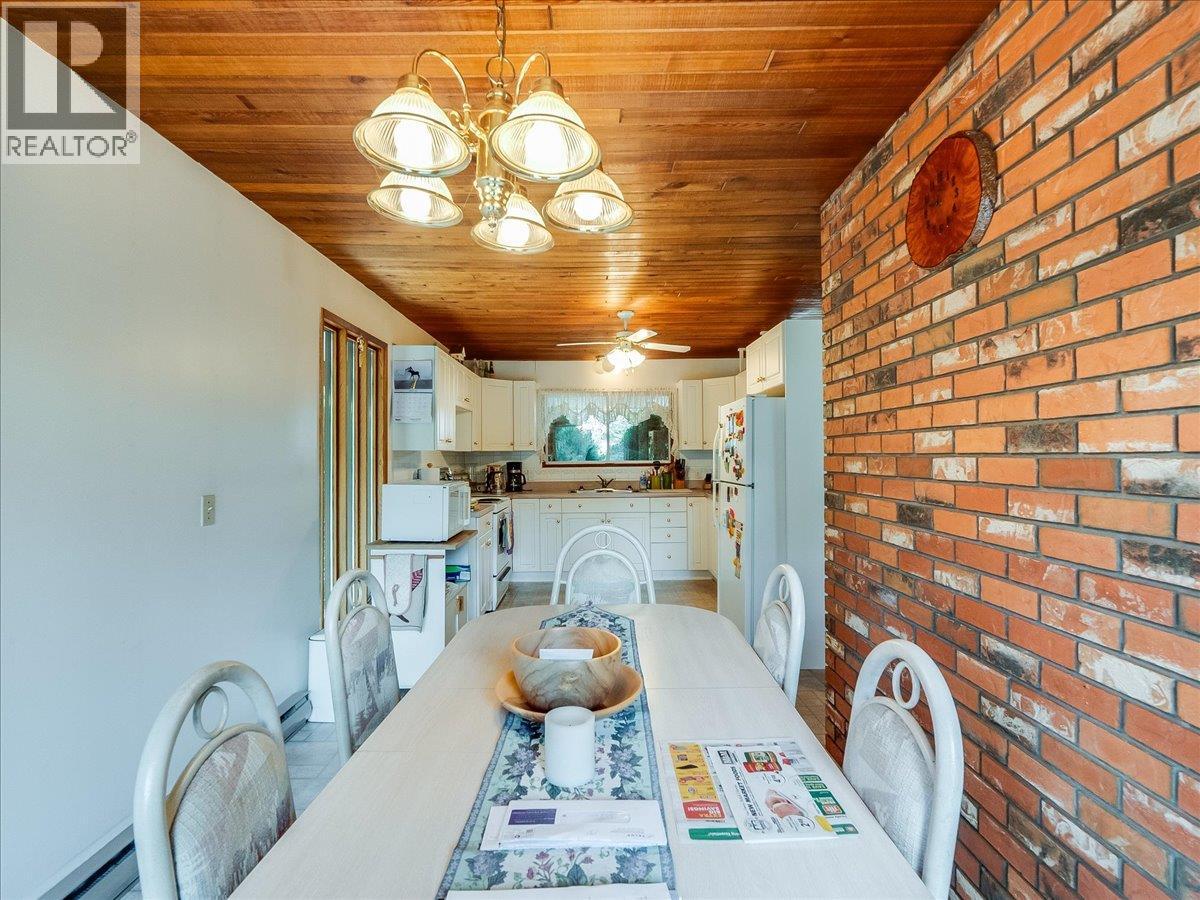 5641 Slocan River Road, Winlaw