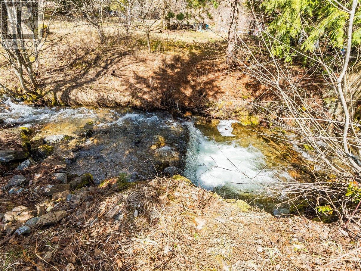 5641 Slocan River Road, Winlaw