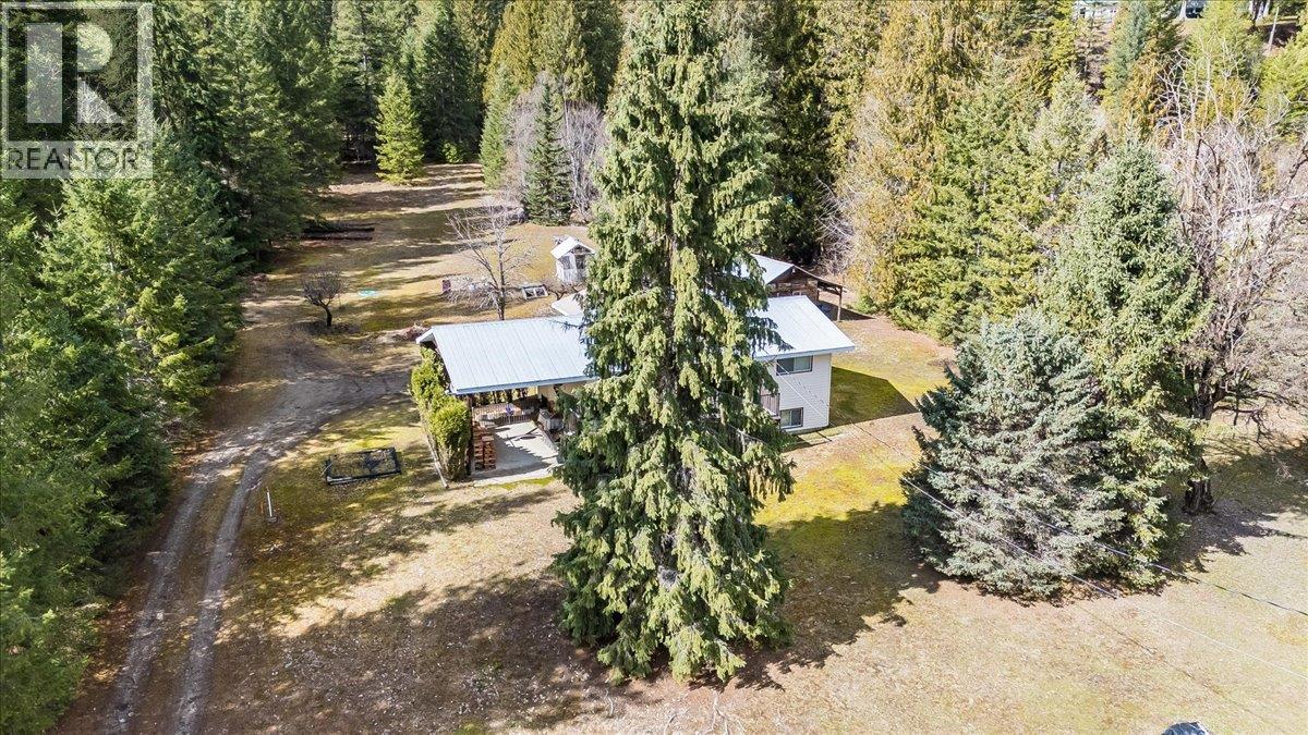 5641 Slocan River Road, Winlaw
