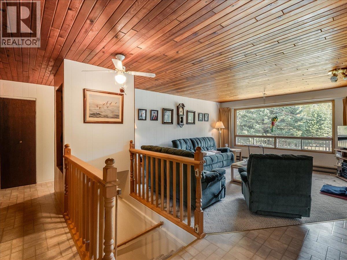 5641 Slocan River Road, Winlaw