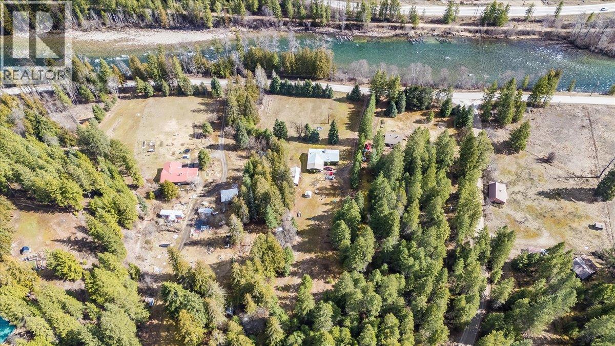 5641 Slocan River Road, Winlaw