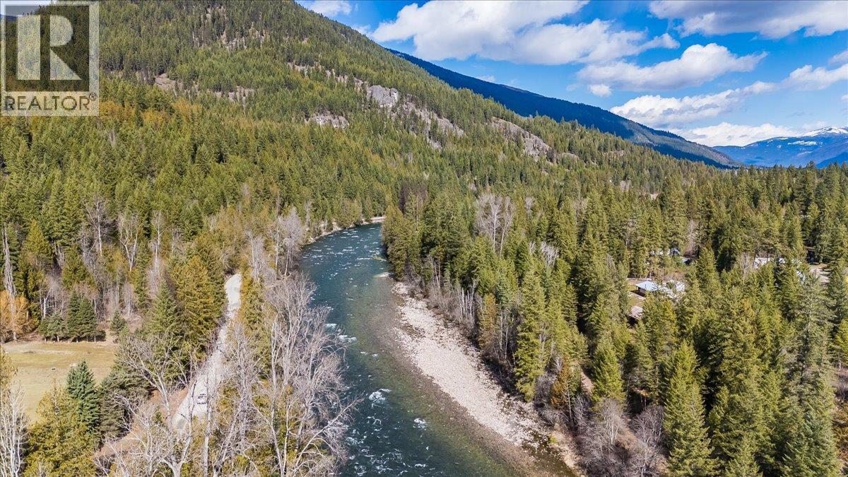5641 Slocan River Road, Winlaw