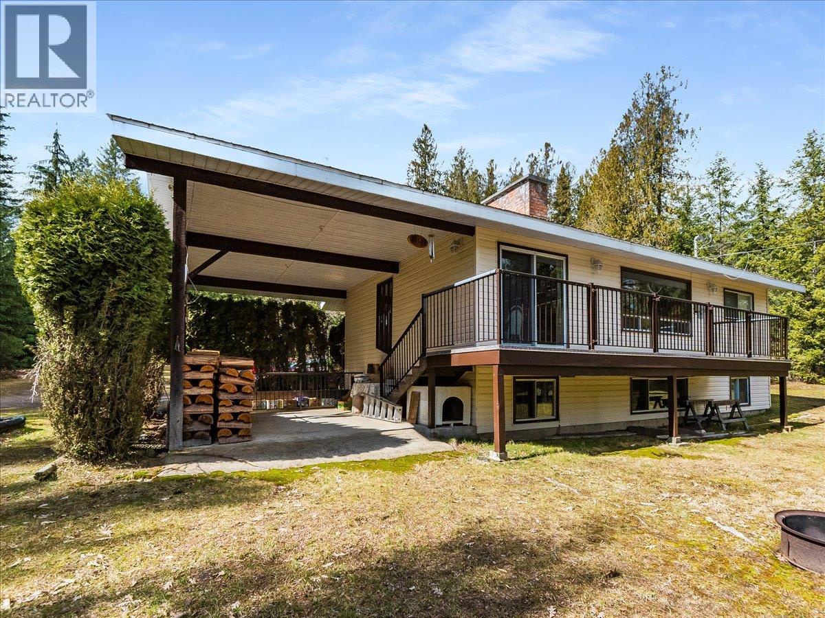 5641 Slocan River Road, Winlaw