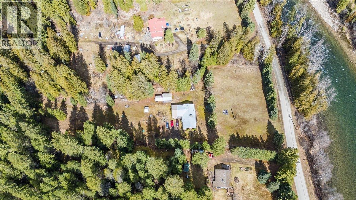 5641 Slocan River Road, Winlaw
