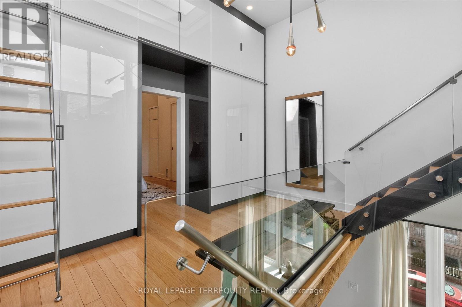 #1 75 MARKHAM STREET - 30