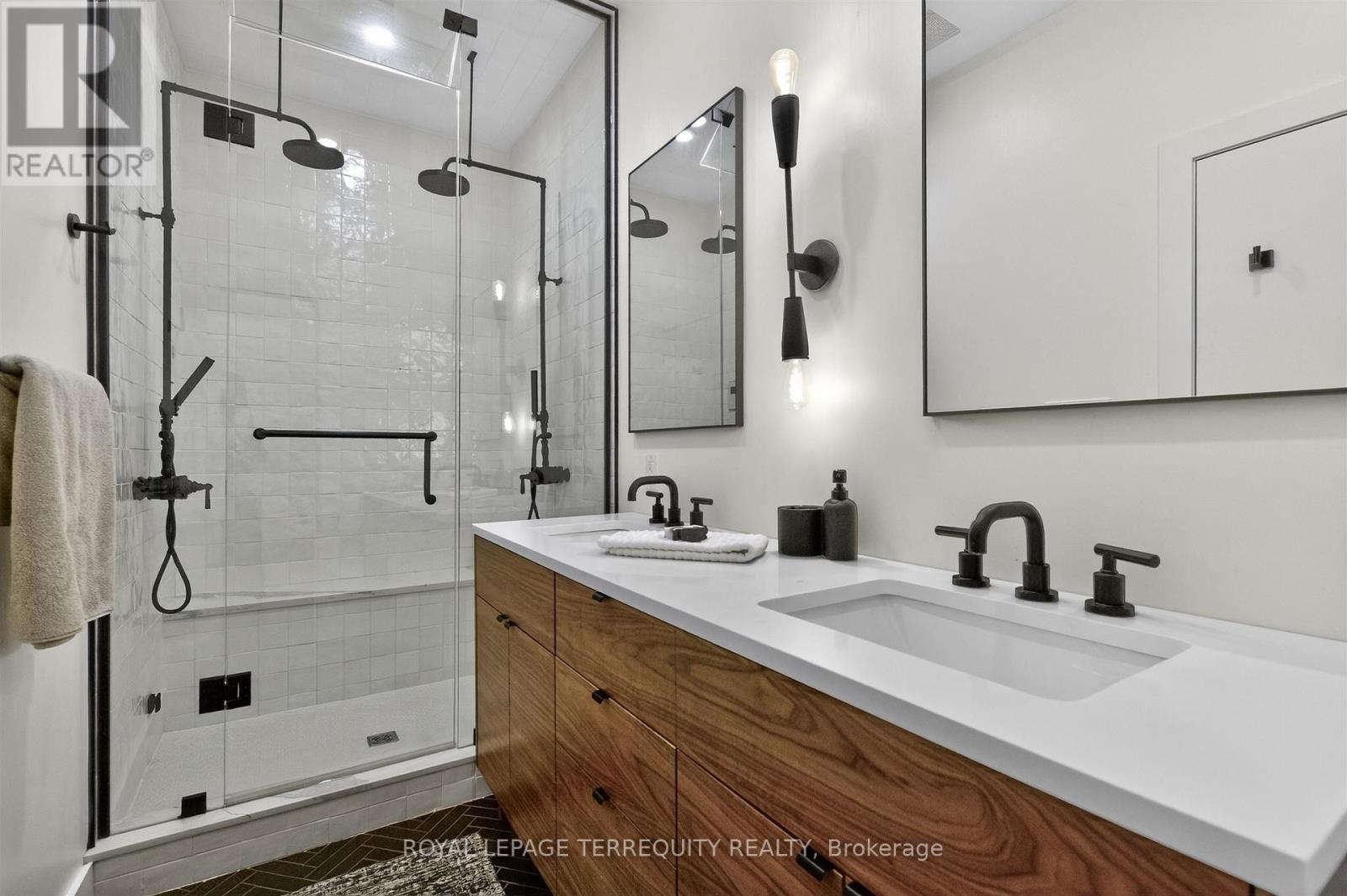#1 75 MARKHAM STREET - 34