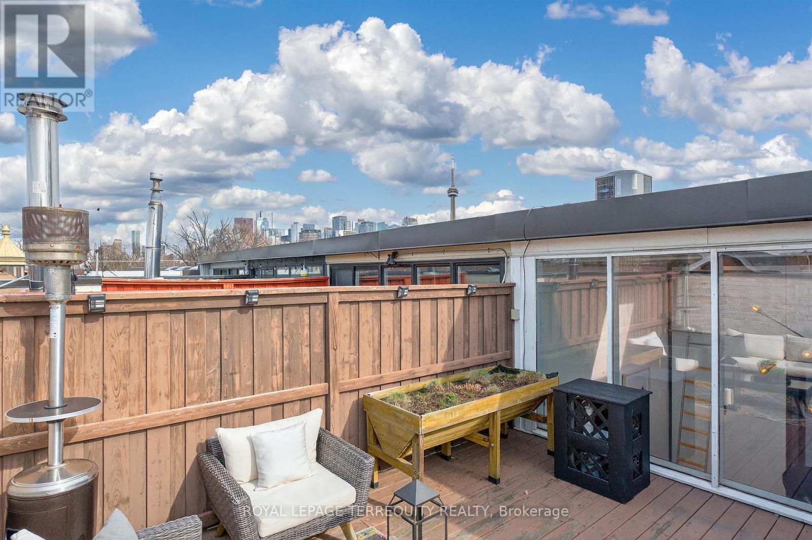 #1 75 MARKHAM STREET - 37