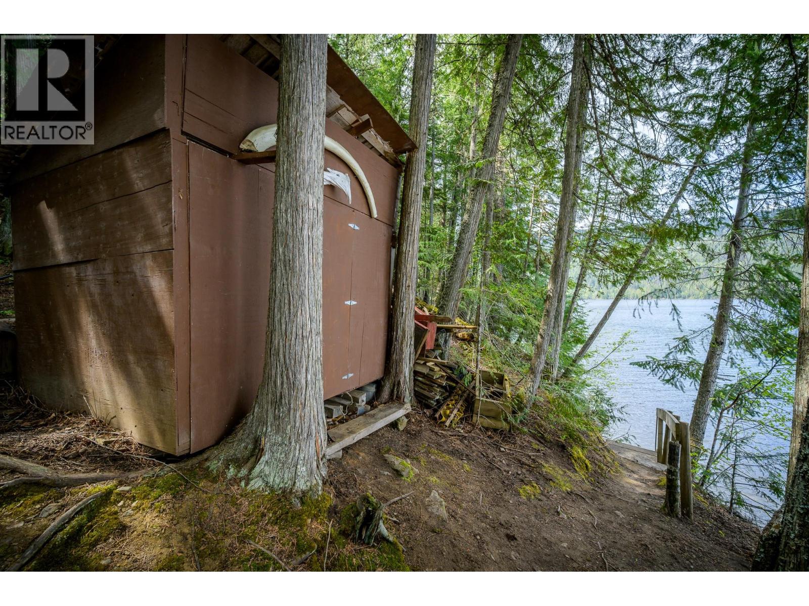 5319 EAST BARRIERE LAKE FS Road, Barriere