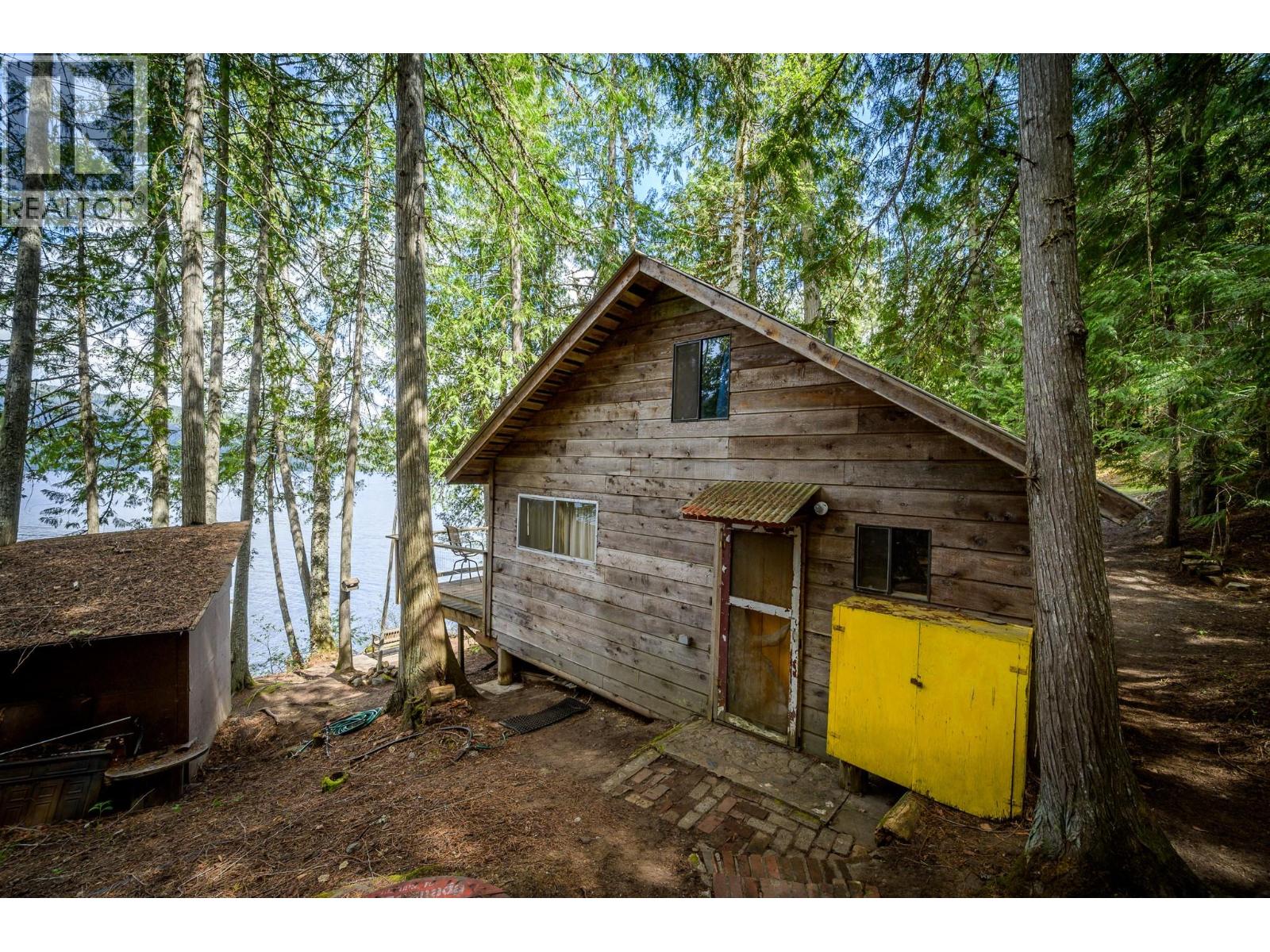 5319 EAST BARRIERE LAKE FS Road, Barriere