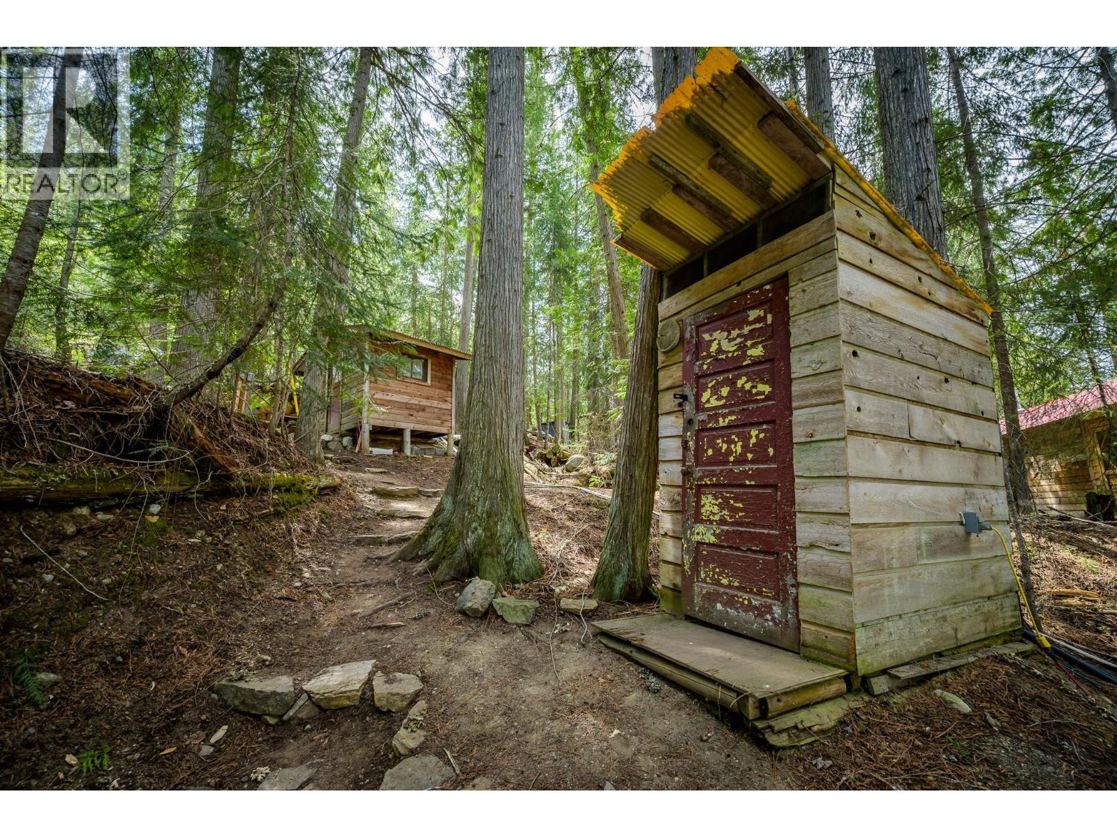 5319 EAST BARRIERE LAKE FS Road, Barriere