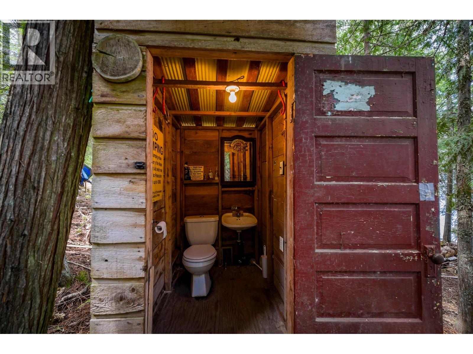 5319 EAST BARRIERE LAKE FS Road, Barriere