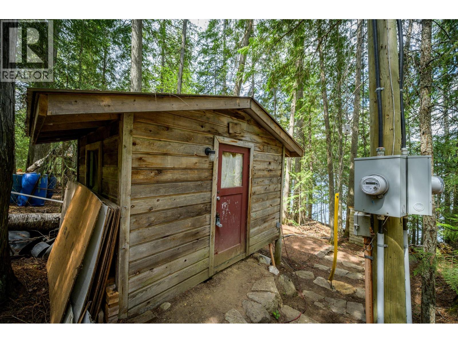 5319 EAST BARRIERE LAKE FS Road, Barriere