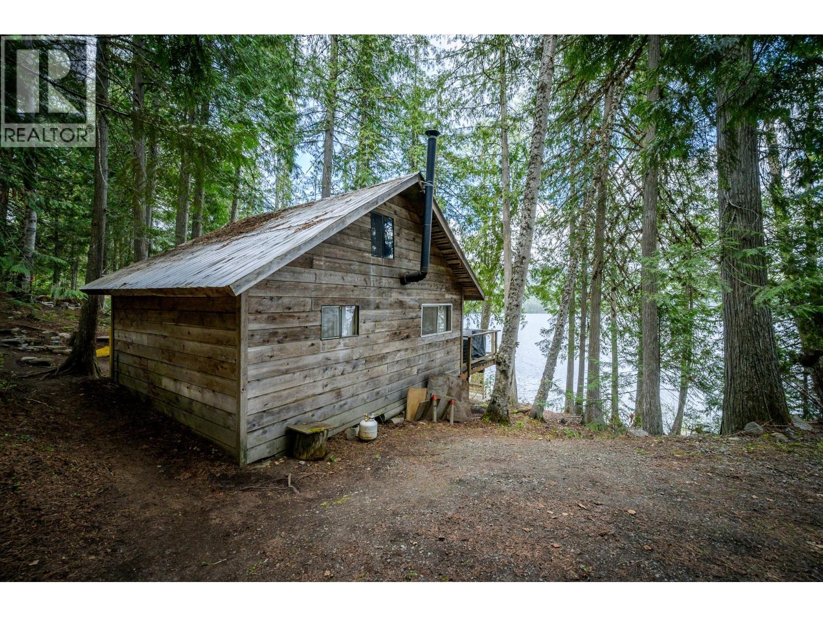 5319 EAST BARRIERE LAKE FS Road, Barriere