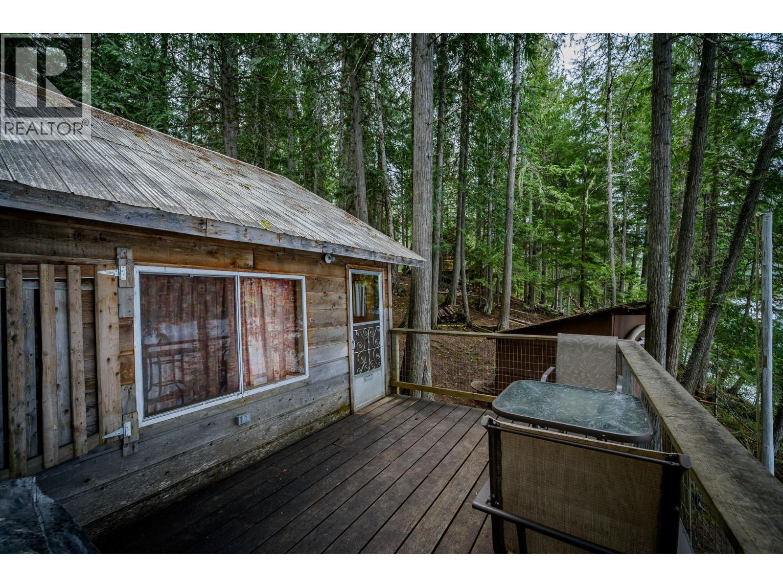 5319 EAST BARRIERE LAKE FS Road, Barriere