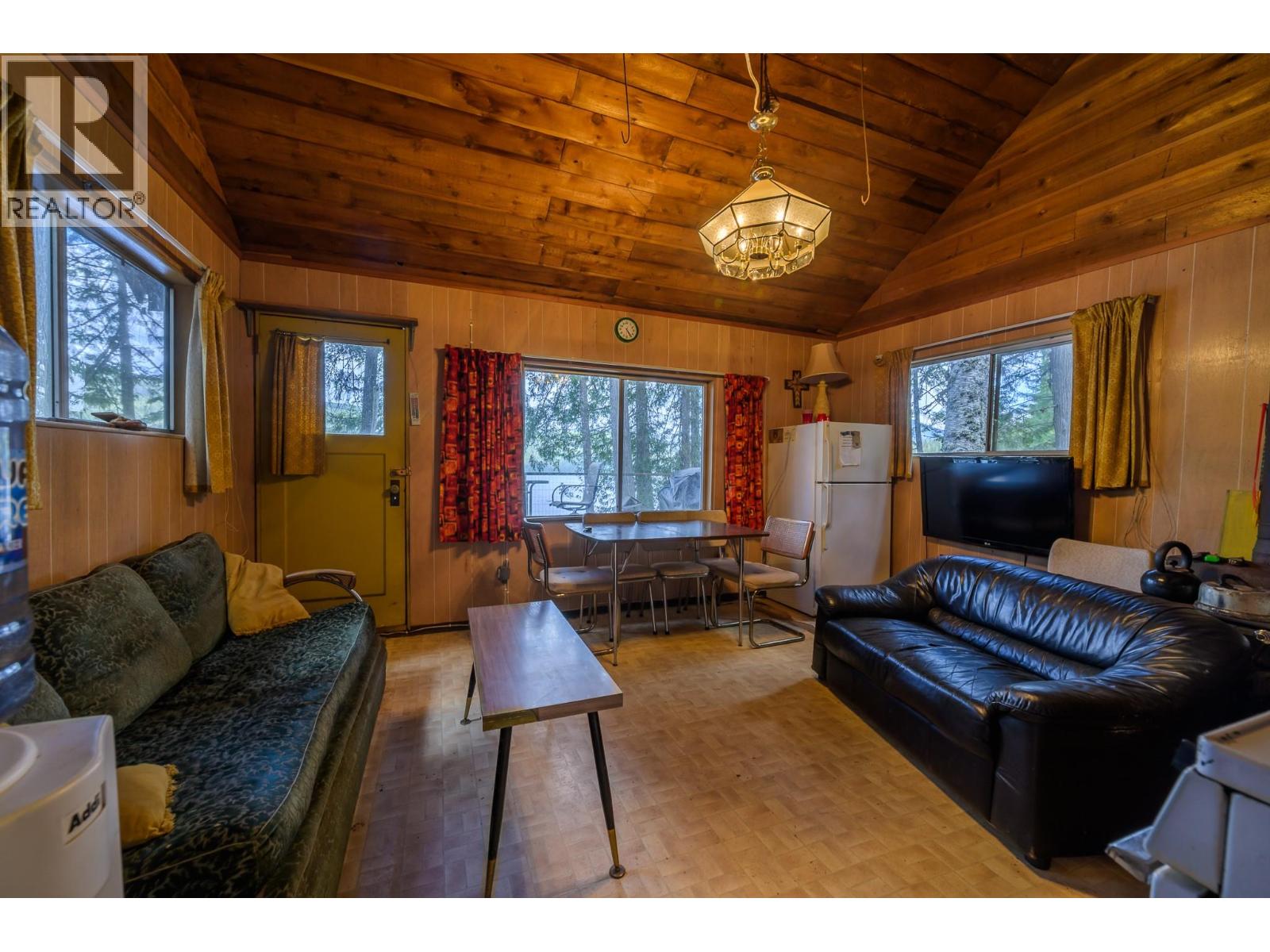 5319 EAST BARRIERE LAKE FS Road, Barriere