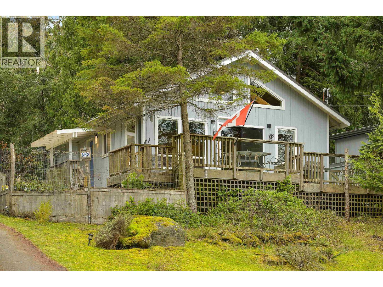 568 BAYVIEW DRIVE, Mayne Island