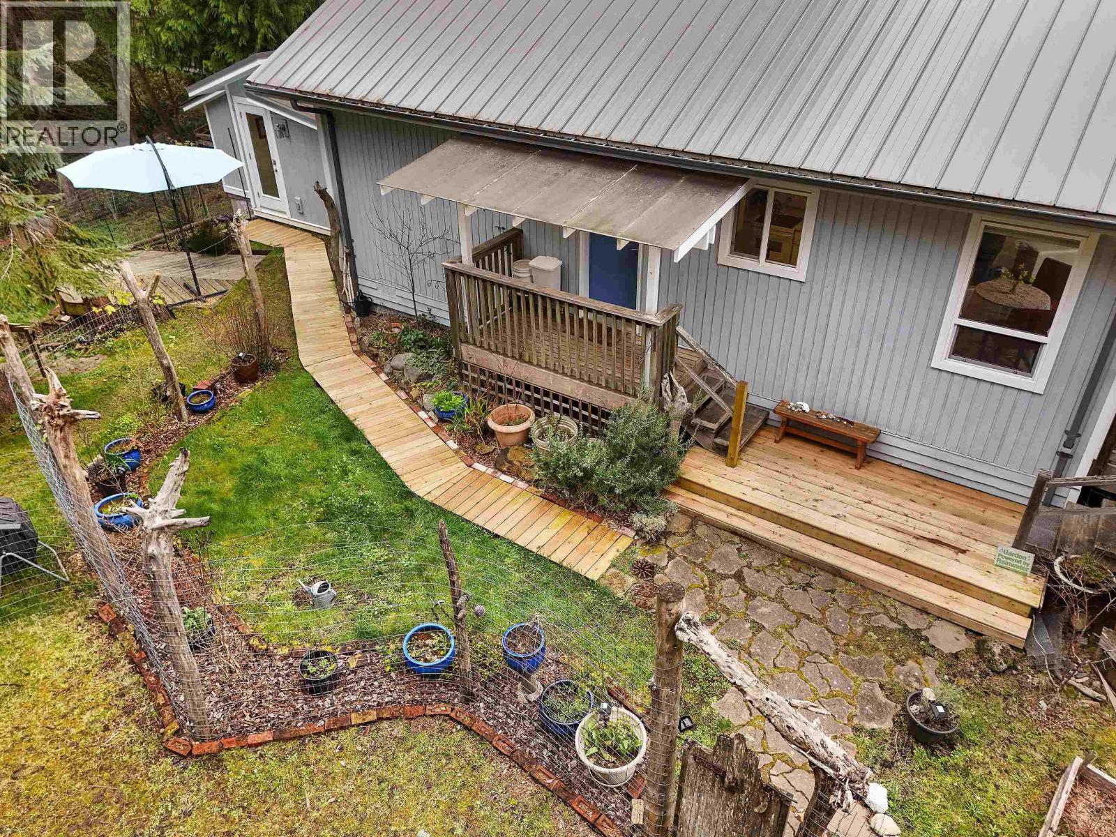 568 BAYVIEW DRIVE, Mayne Island