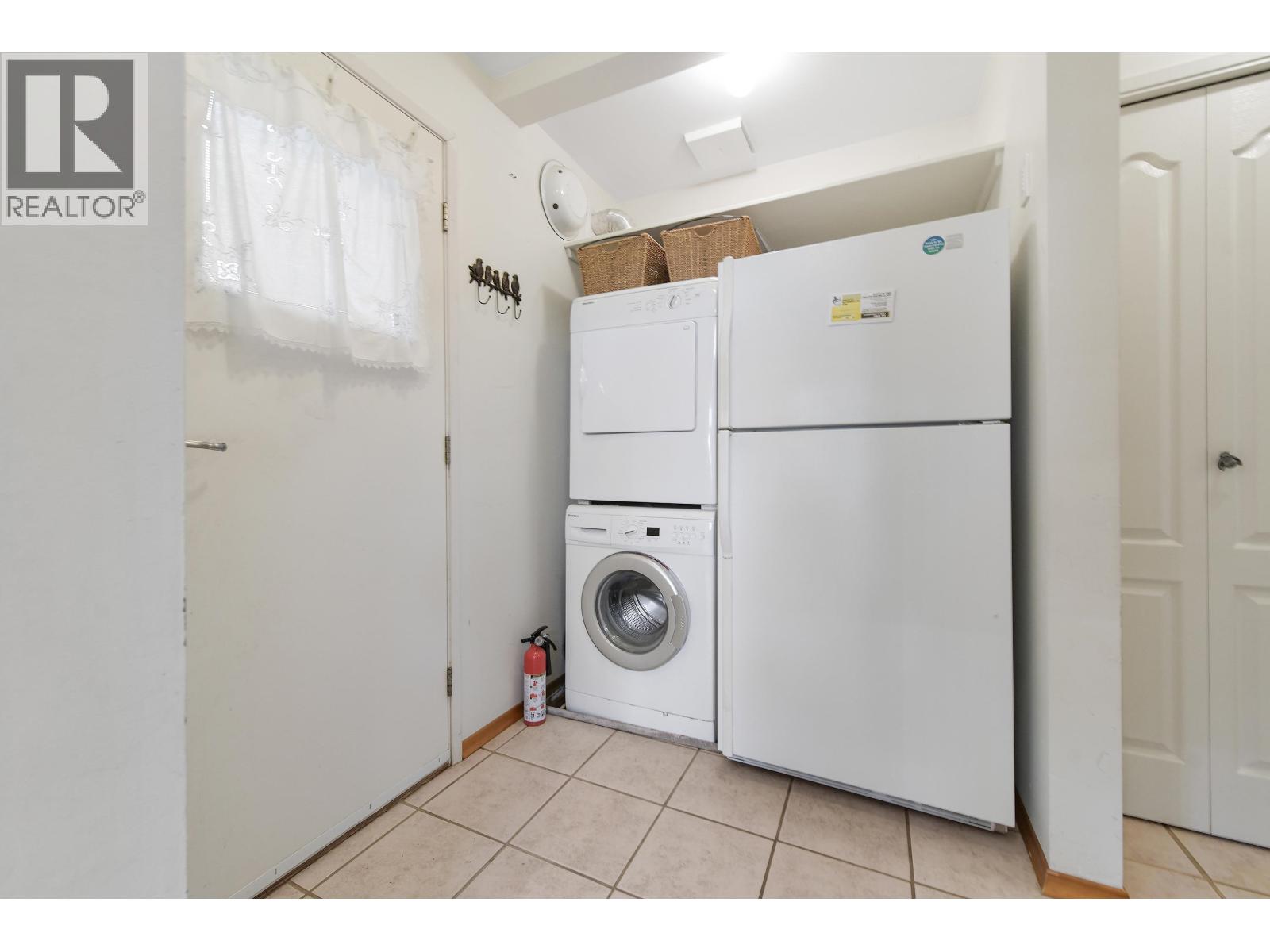 568 BAYVIEW DRIVE, Mayne Island