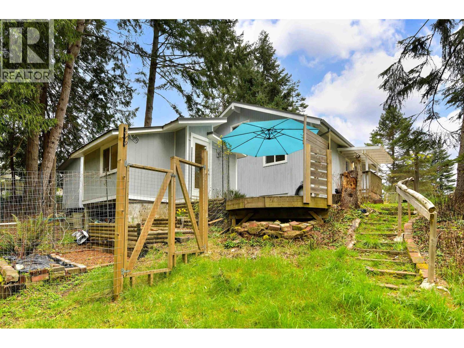 568 BAYVIEW DRIVE, Mayne Island