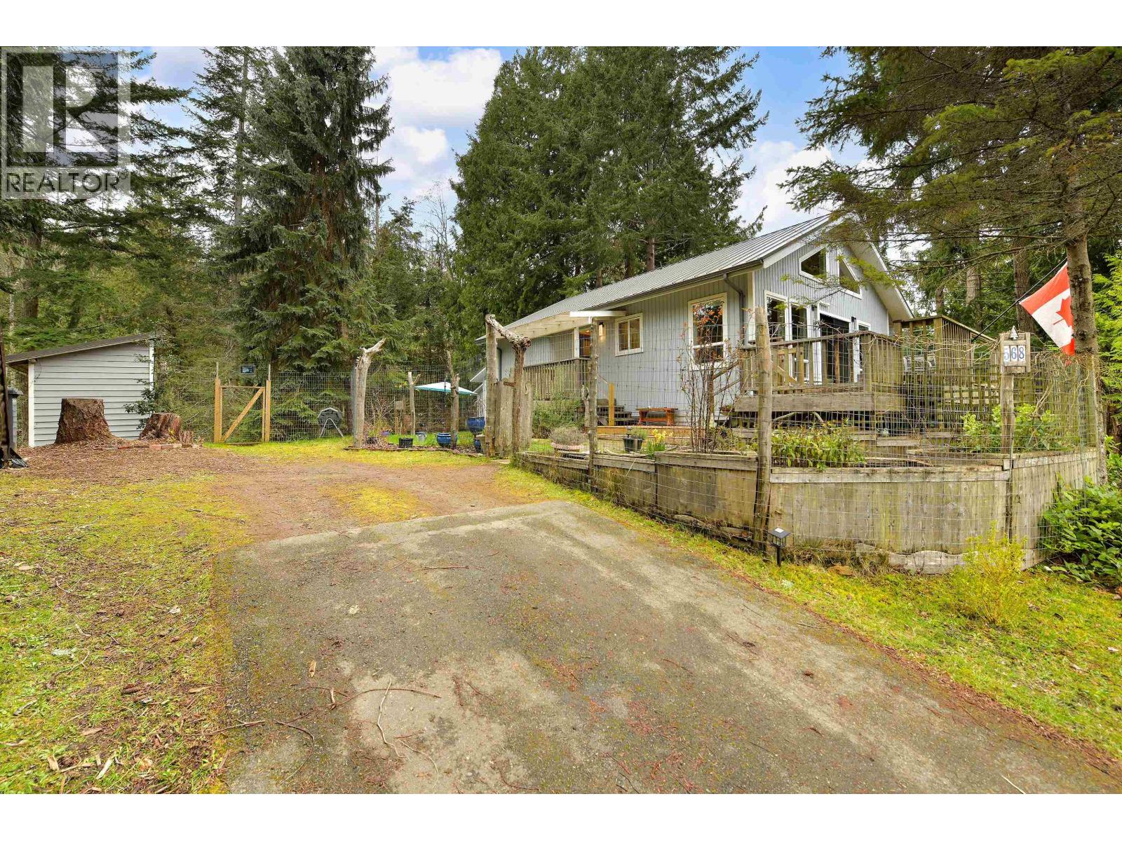 568 BAYVIEW DRIVE, Mayne Island