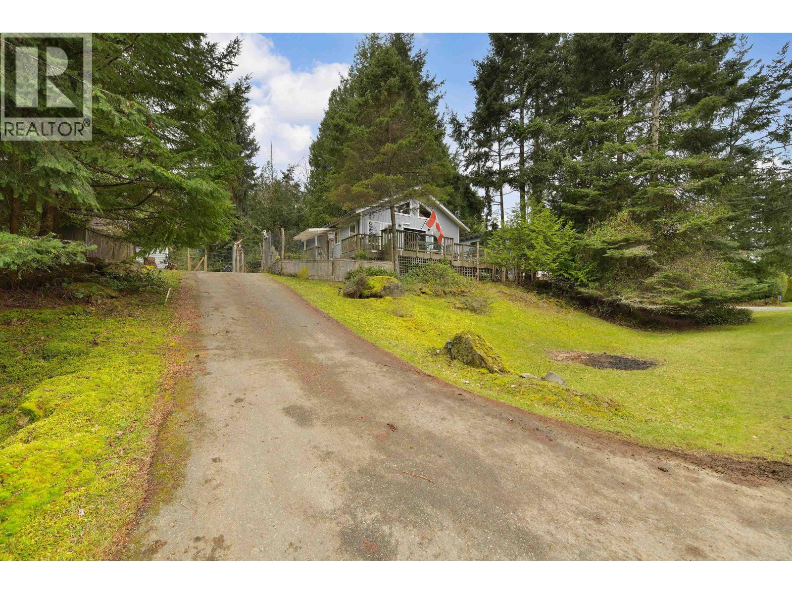 568 BAYVIEW DRIVE, Mayne Island
