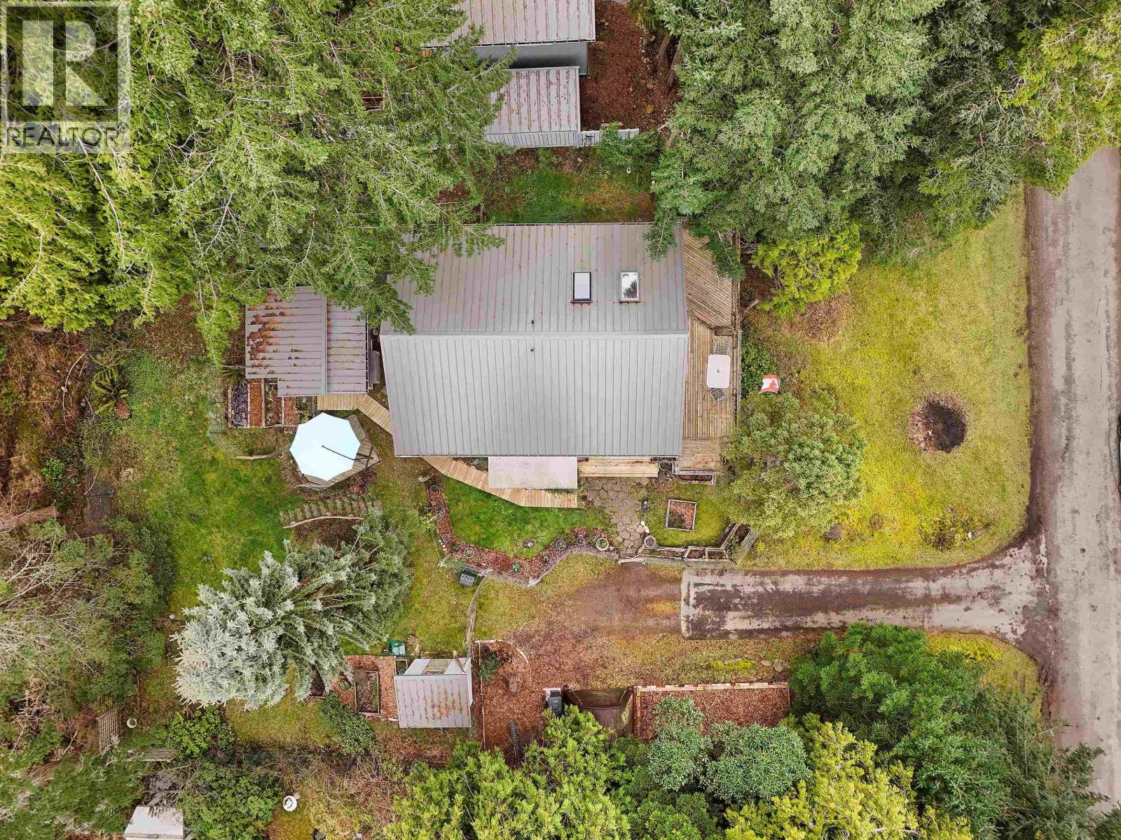 568 BAYVIEW DRIVE, Mayne Island