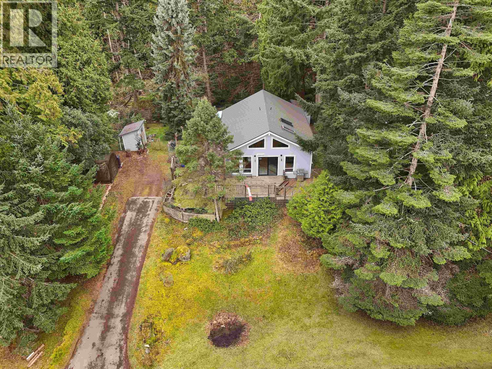 568 BAYVIEW DRIVE, Mayne Island