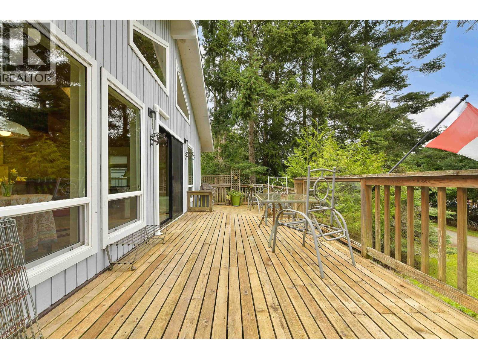 568 BAYVIEW DRIVE, Mayne Island