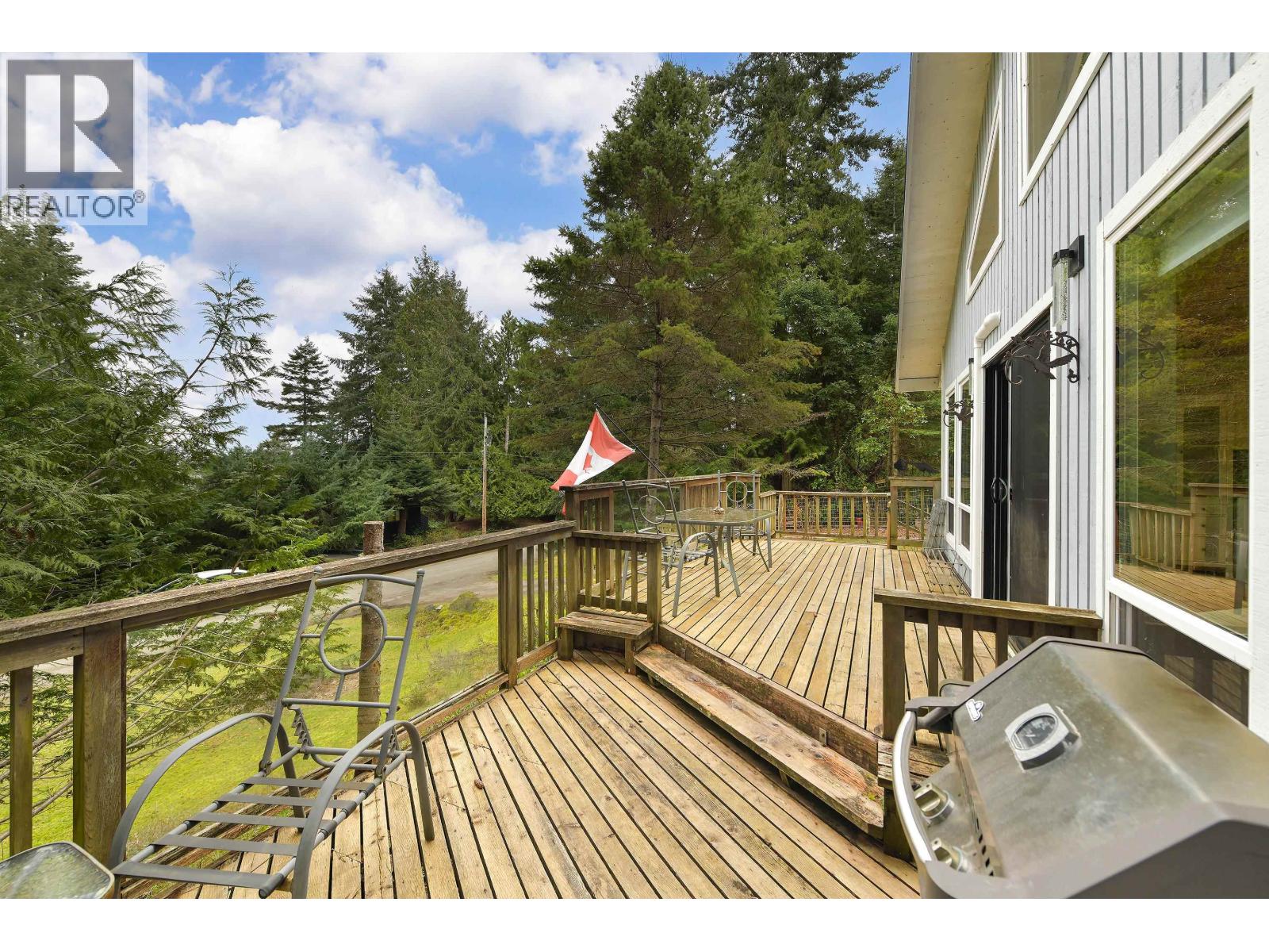 568 BAYVIEW DRIVE, Mayne Island