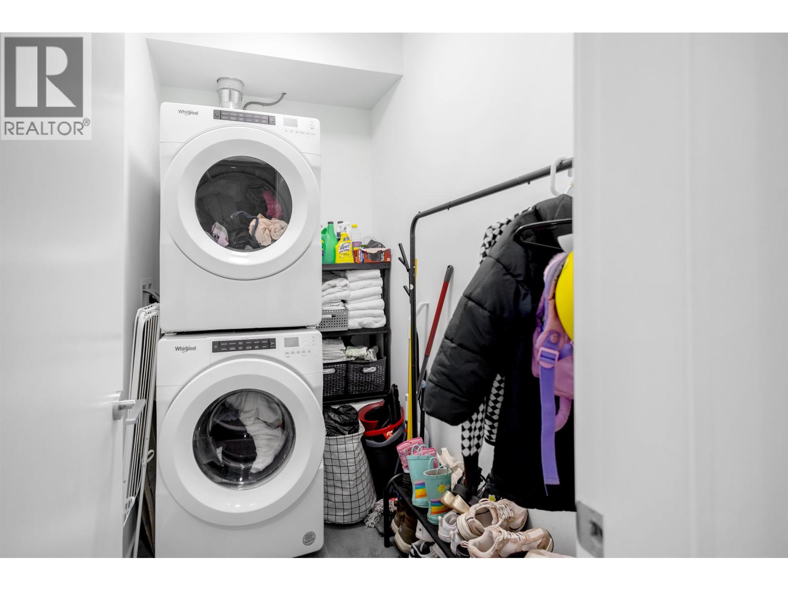 306 37994 2ND AVENUE, Squamish