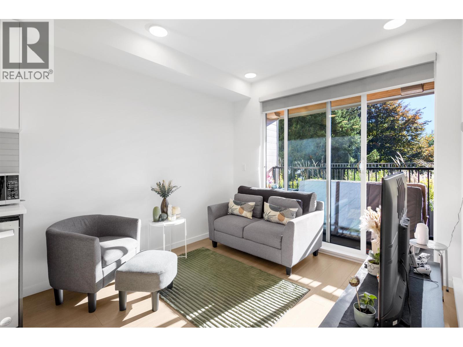 306 37994 2ND AVENUE, Squamish